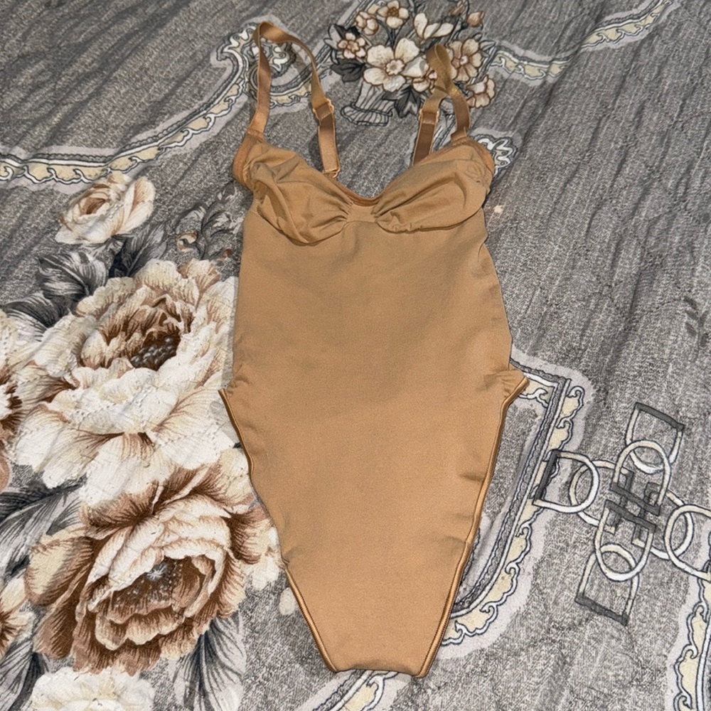 SKIMS THONG BODYSUIT